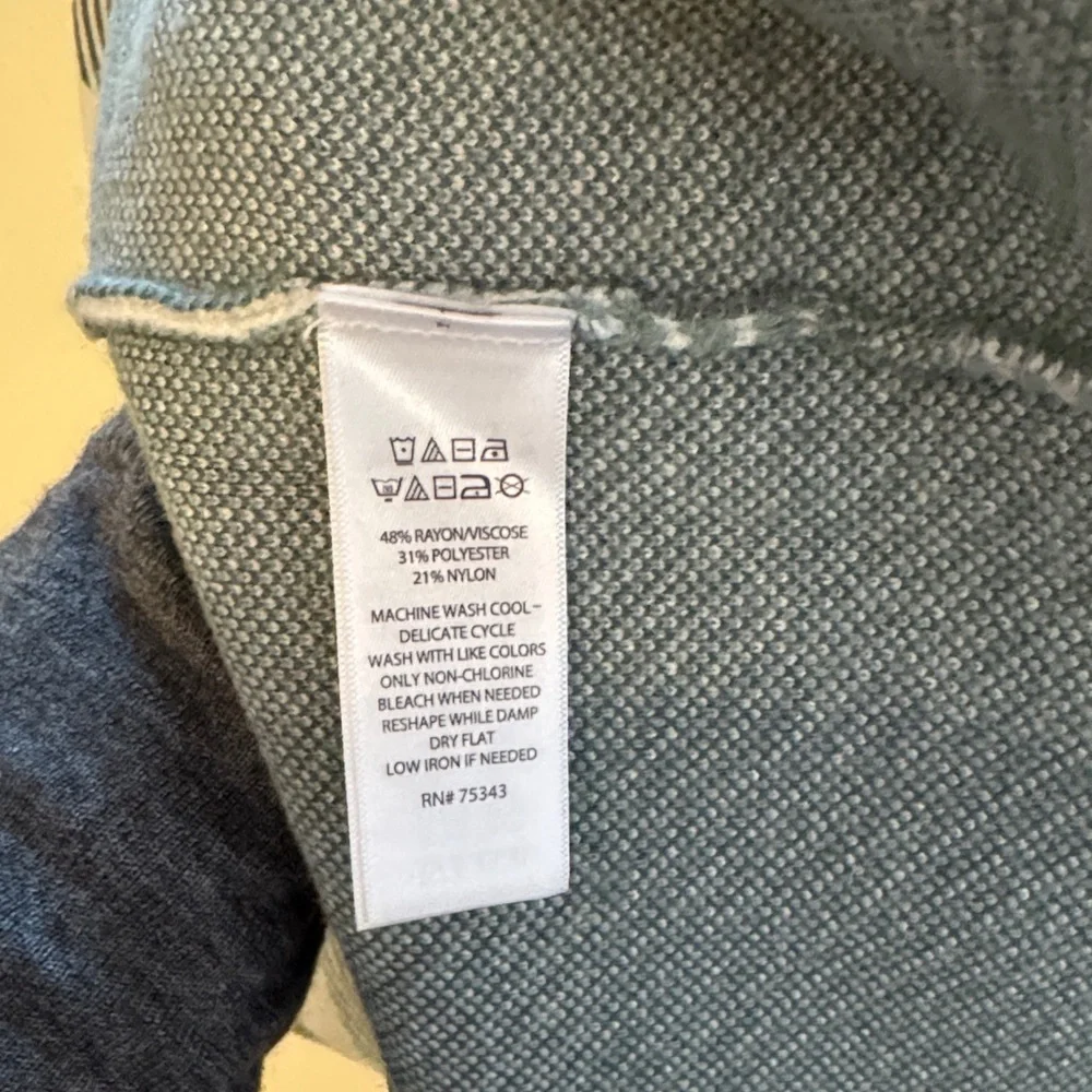 Tahari women’s sweater